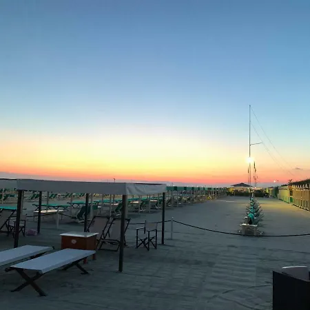 Allende In Dei Marmi Dom wakacyjny *