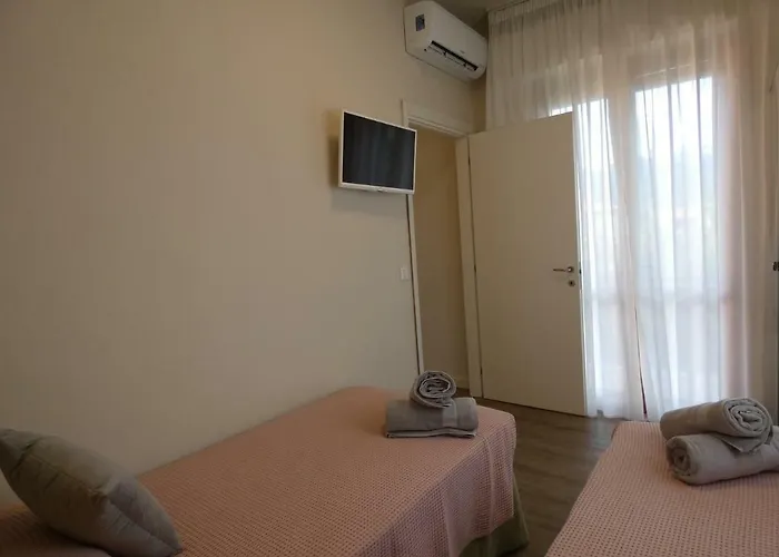 Allende In Dei Marmi