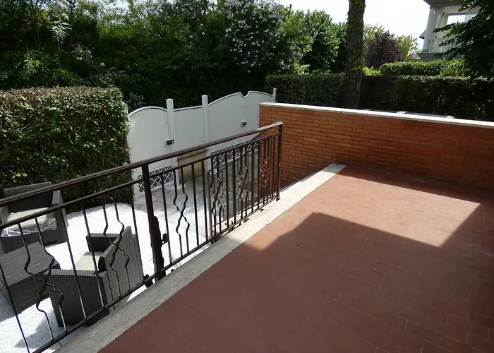 Allende In Dei Marmi * 马尔米堡